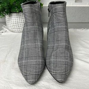 Vera Wang Plaid kitten Heels - Booties